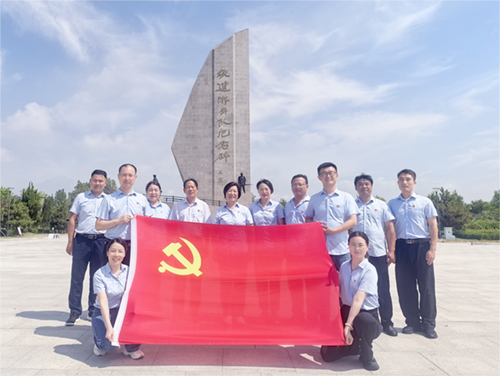江昕黨支部赴鐵道游擊隊紀念園開展“追尋紅色足跡  汲取奮進力量”主題黨日活動